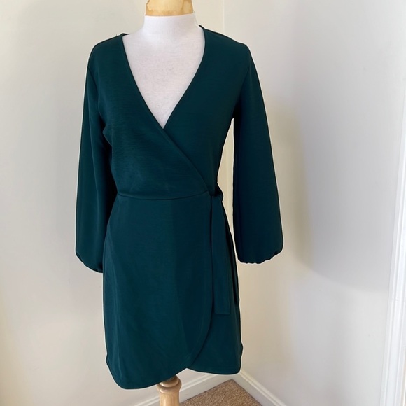 Texture and thread by MADEWELL Size S green cross over side tie dress - Picture 4 of 13